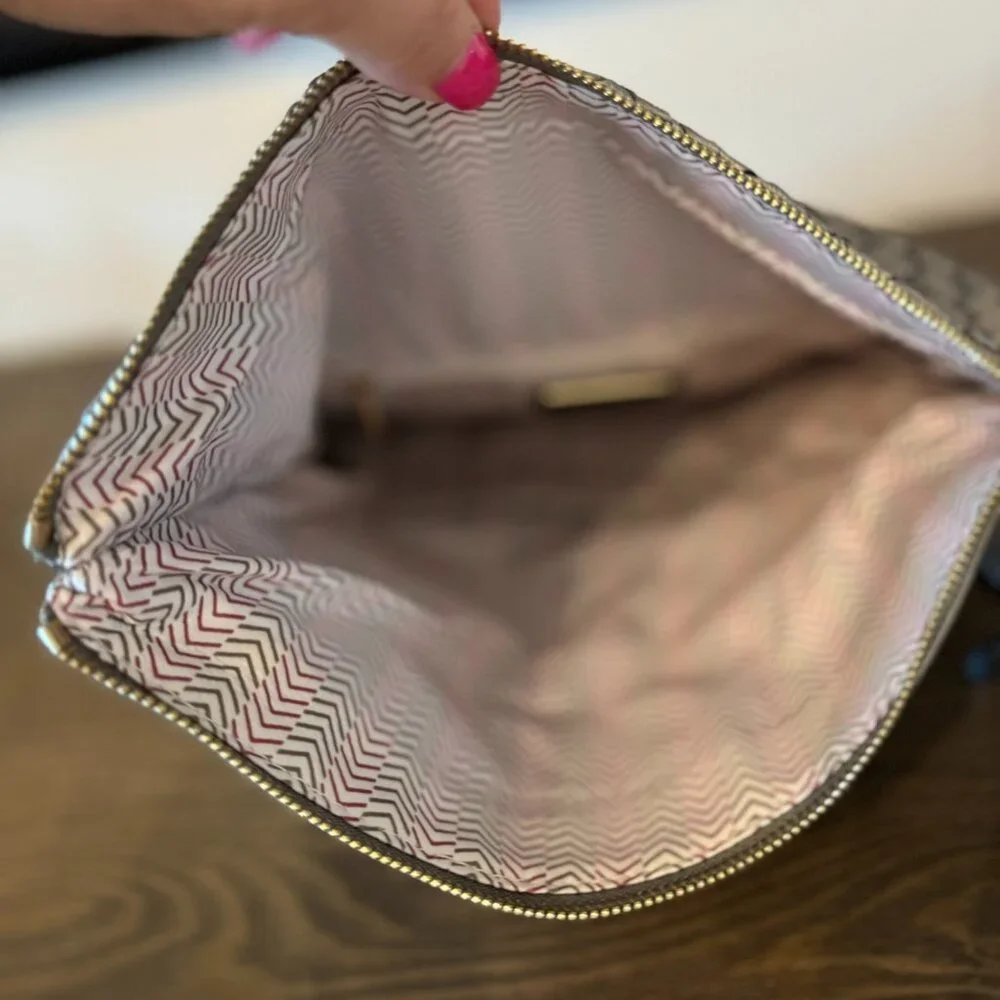 Woven Foldover Clutch with Tassel Zippers – Neutral Gray Evening Bag - Picture 4 of 6